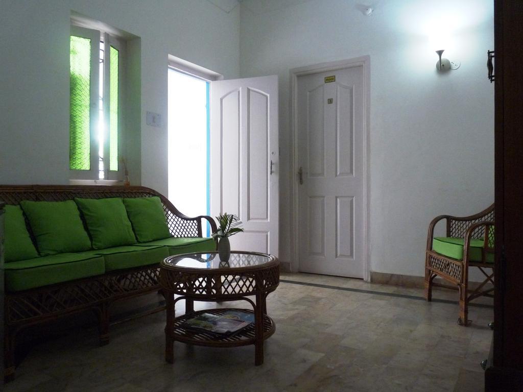 L'Escale Hotel Pondicherry Exterior photo